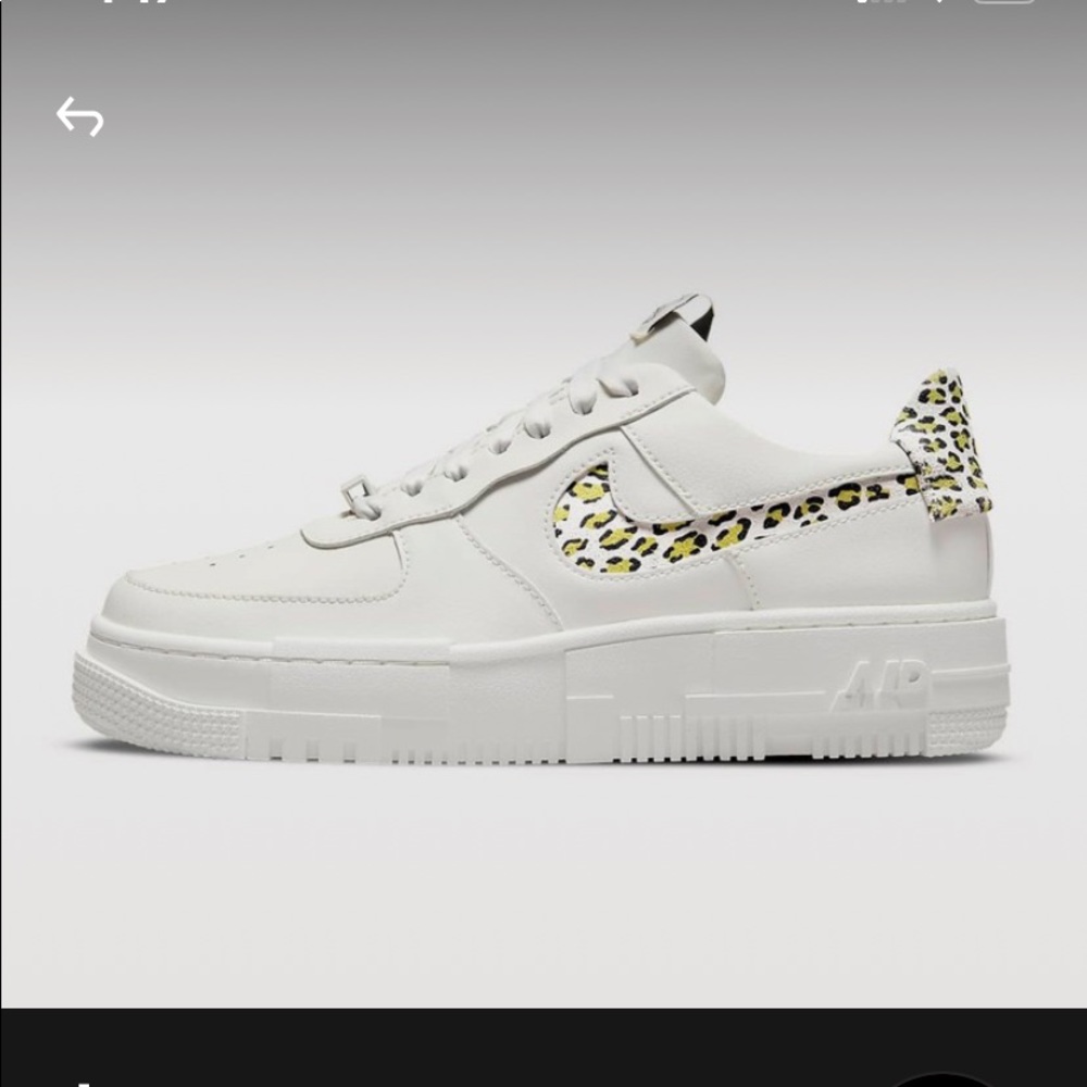 Nike Air Force 1 Pixel SE